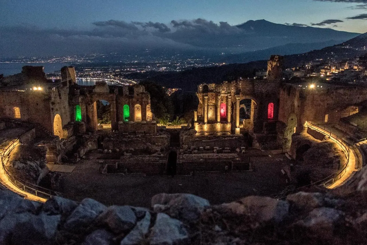 Villa Casanica-Taormina 0*, Taormina